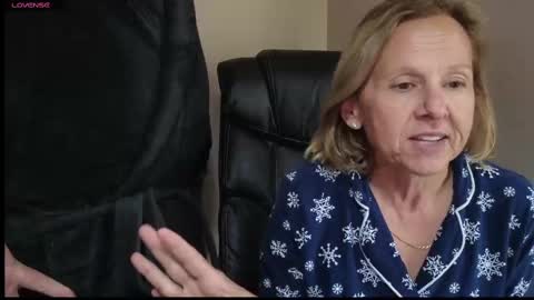 Snapshot of matureluvin chatting on 09.30.25 JustUs online show from 09.30.25