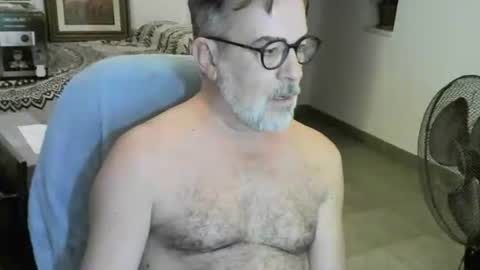 Snapshot of matxexo chatting on 11.20.25 matxexo online show from 11.20.25