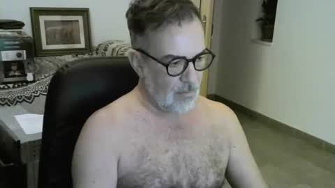 Snapshot of matxexo chatting on 11.21.25 matxexo online show from 11.21.25