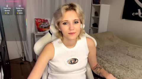 Mia online show from 09.11.25