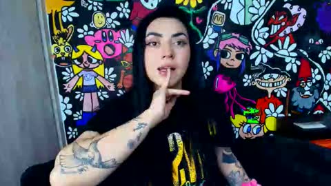 Snapshot of maurenth_becker_ chatting on 10.17.25 Maurenth online show from 10.17.25