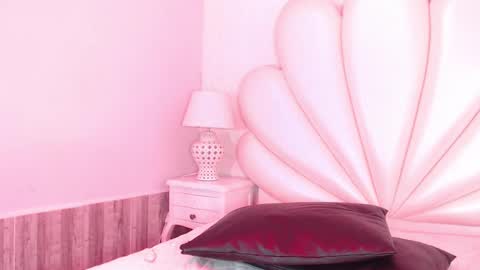 Snapshot of mavismanson chatting on 10.01.25 mavismanson online show from 10.01.25
