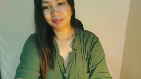 Snapshot of mawi24 chatting on 06.13.26 Mau online show from 06.13.26
