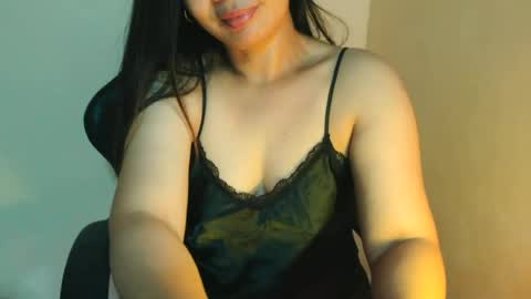 Snapshot of mawi24 chatting on 06.14.26 Mau online show from 06.14.26