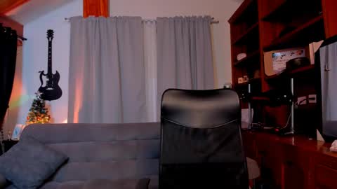 max D. online show from 12.21.24