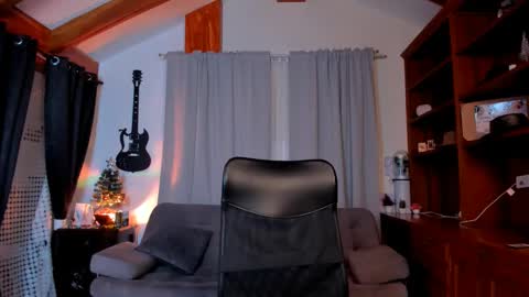 max D. online show from 01.06.25