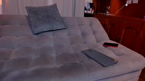 max D. online show from 01.22.25