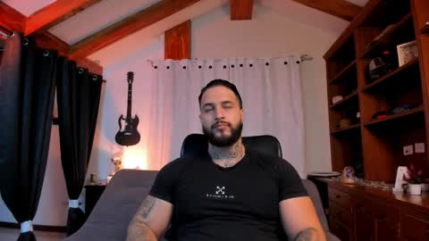 max D. online show from 10.08.25