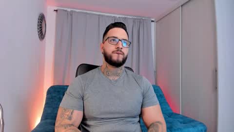 Snapshot of max_dic1 chatting on 02.03.26 max D. online show from 02.03.26