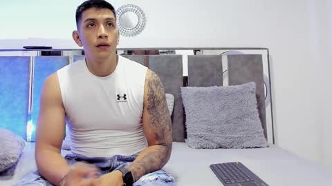 Snapshot of max_evanss_ chatting on 10.30.25 Max online show from 10.30.25