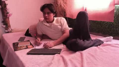 Snapshot of max_gold01 chatting on 04.05.26 Max online show from 04.05.26