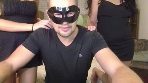 Max  Aliya online show from 10.30.25