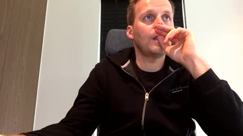 Max take off clothes online show from 02.20.25