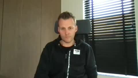 Max take off clothes online show from 03.11.25