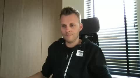 Max take off clothes online show from 03.11.25