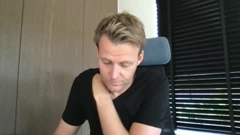 Max take off clothes online show from 09.11.25