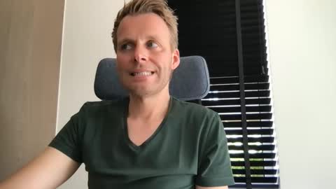 Max take off clothes online show from 09.12.25