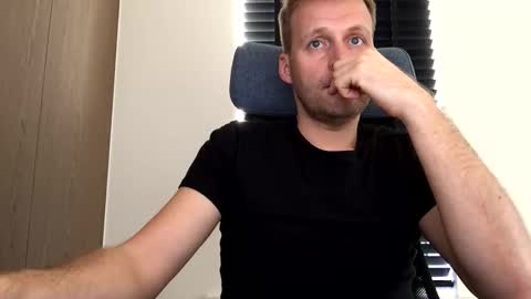 Max take off clothes online show from 11.07.25