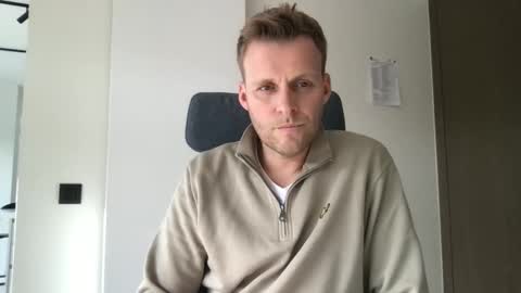 Max take off clothes online show from 11.15.25