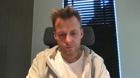 Max take off clothes online show from 11.23.25