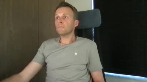 Snapshot of max_straight_1 chatting on 05.22.26 Max take off clothes online show from 05.22.26
