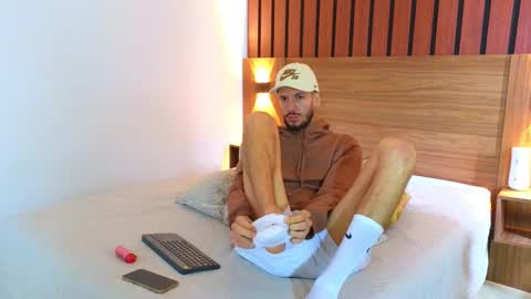 Max Taylor online show from 02.04.26