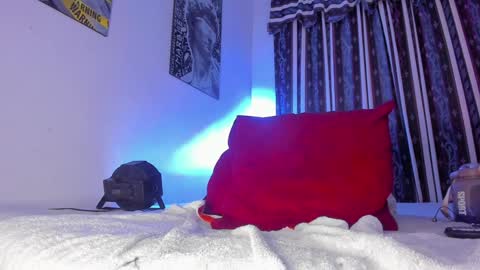 Snapshot of max_val chatting on 12.23.24 Max online show from 12.23.24