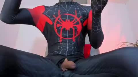 Snapshot of max_val chatting on 11.13.25 Max online show from 11.13.25