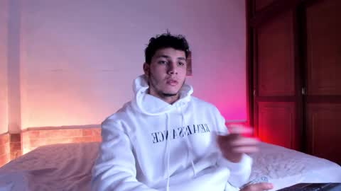 Snapshot of max_valiant1 chatting on 11.14.25 max_valiant1 online show from 11.14.25