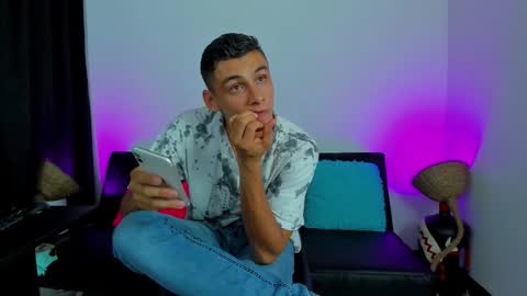 MAX     online show from 02.21.26