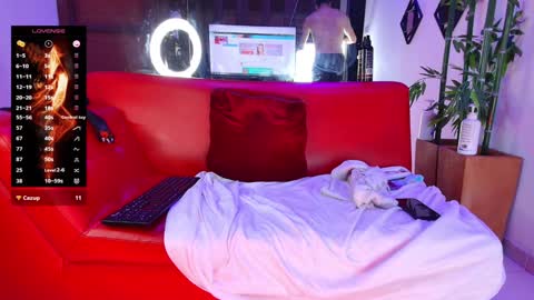 Maximiliano online show from 12.12.24