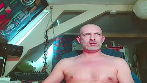 Snapshot of maxhardcore77 chatting on 03.10.25 maxhardcore77 online show from 03.10.25