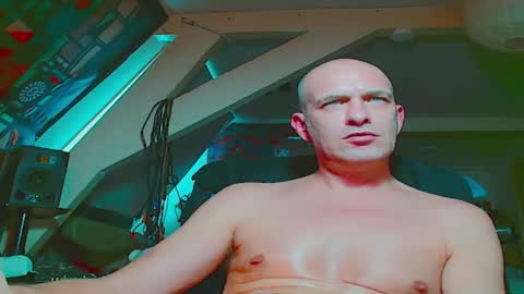 Snapshot of maxhardcore77 chatting on 09.28.25 maxhardcore77 online show from 09.28.25