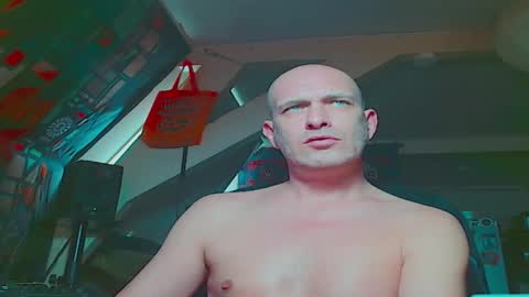 Snapshot of maxhardcore77 chatting on 11.10.25 maxhardcore77 online show from 11.10.25