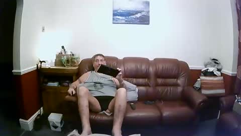 Snapshot of maxi_johnes chatting on 12.12.24 MAX online show from 12.12.24