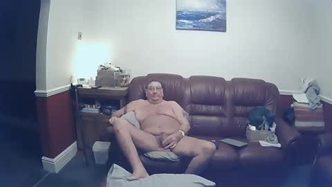 Snapshot of maxi_johnes chatting on 12.25.24 MAX online show from 12.25.24