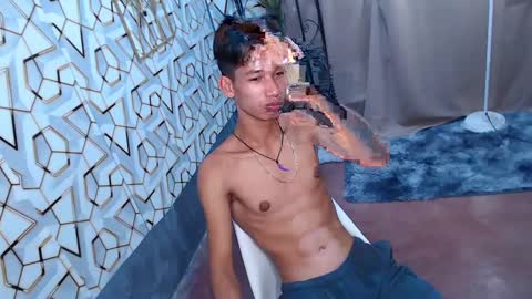 Reyn online show from 02.11.25