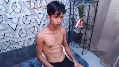 Reyn online show from 02.24.25