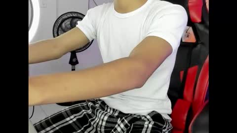 Maximiliano online show from 11.06.25