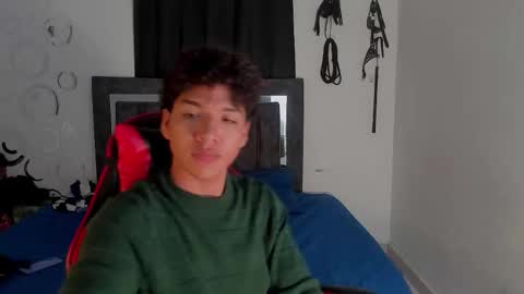 Snapshot of maximiliano_khalil chatting on 01.06.26 Maximiliano online show from 01.06.26