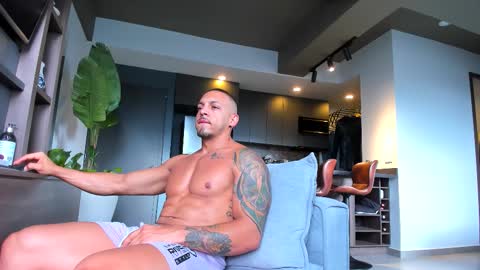 Snapshot of maximo_and_marcelo chatting on 11.29.25 maximo_and_marcelo online show from 11.29.25