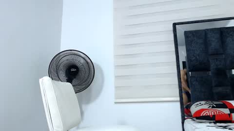 Maximo Sebastian online show from 01.12.25