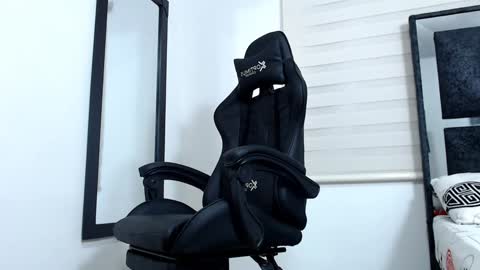 Maximo Sebastian online show from 01.26.25