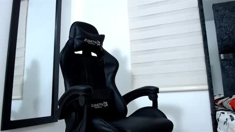 Maximo Sebastian online show from 03.12.25