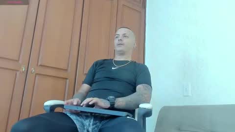 maximohall online show from 09.27.25