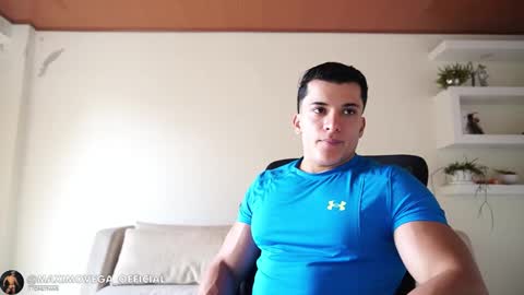 Snapshot of maximohoot chatting on 02.08.26 Sebastian online show from 02.08.26