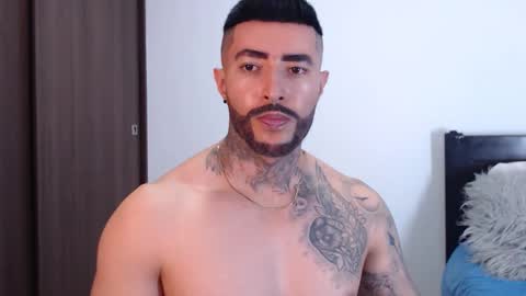 Independent Model online show from 01.22.25