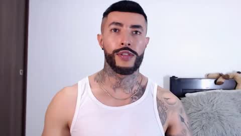 Independent Model online show from 02.16.25