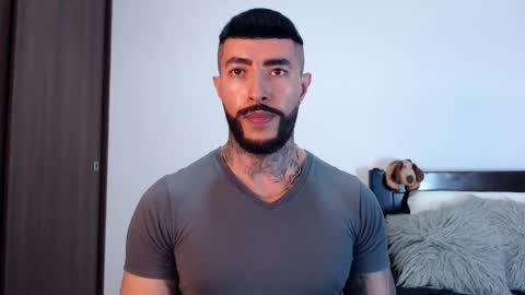 Independent Model online show from 02.24.25