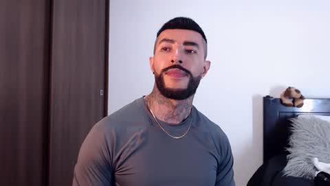 Independent Model online show from 03.02.25